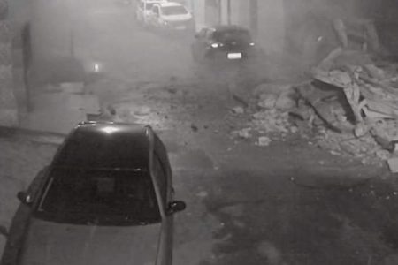 Prédio de dois andares desaba no Espírito Santo