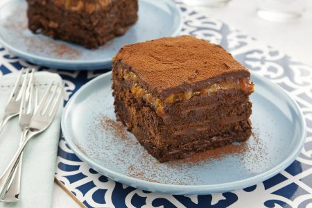 Na foto, um pave de chocolate amargo com damasco - Metrópoles