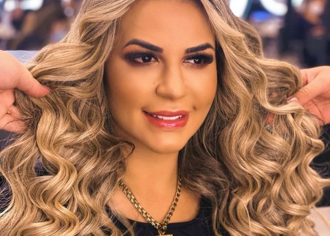 Deolane Bezerra