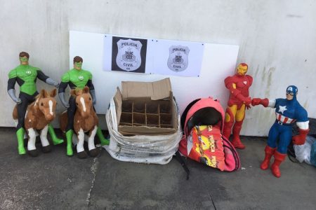 Ao menos dois Lanternas-verdes, um Homem de Ferro e um Capitão América foram furtados de um depósito de produtos de festas temáticas em Alagoinhas (BA)