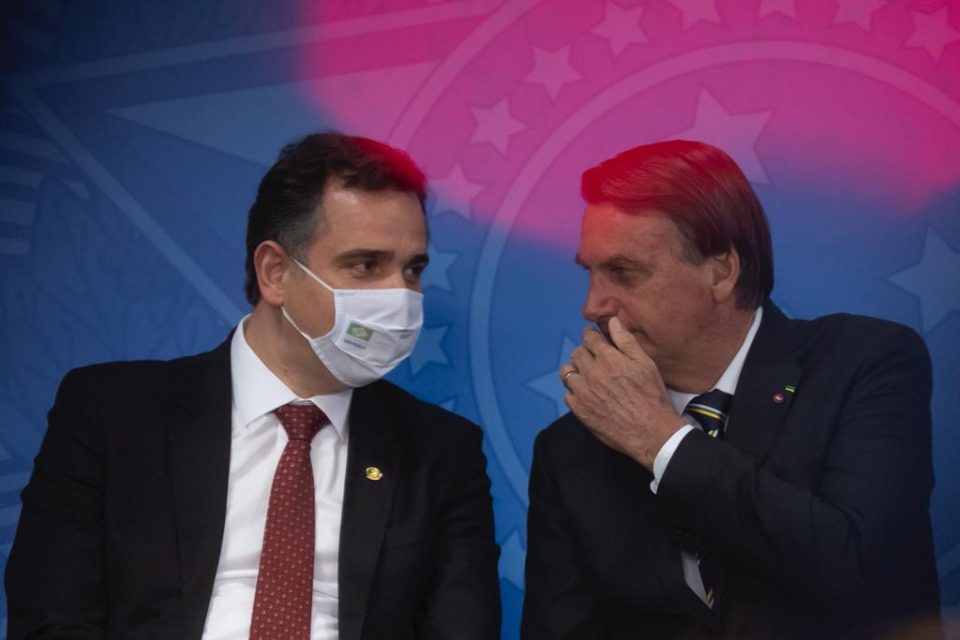 Presidente do Senado Federal Rodrigo Pacheco e Bolsonaro durante Cerimônia de Sanção do Projeto de Lei que cria o Tribunal Regional Federal da 6ª Região 31