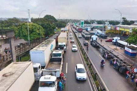 Greve sinalizada: líder dos caminhoneiros na Paraíba diz que oferta de Bolsonaro é 'absurda'