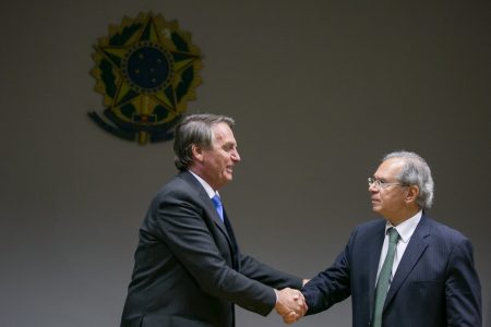 Presidente Jair bolsonaro e o ministro da economia Paulo Guedes durante coletiva teto de gastos crise economia