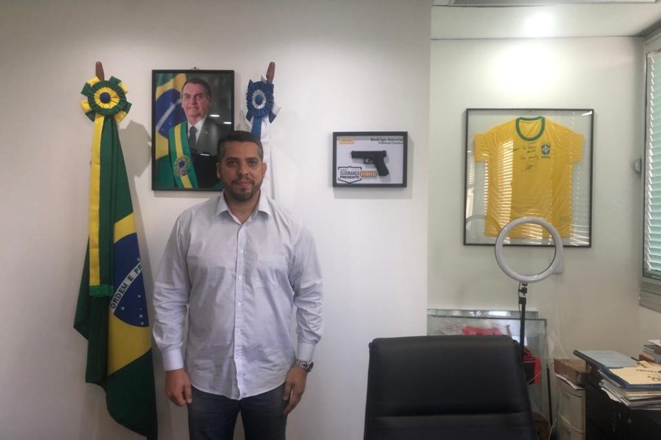 Deputado Rodrigo Amorim diz querer homenagear Marielle Franco