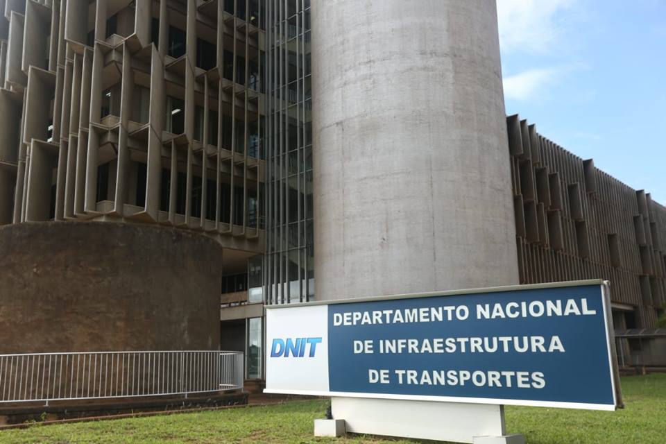 CGU Prédio do Dnit, no Setor de Autarquias Norte