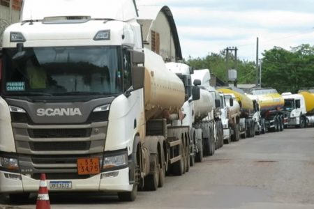 Transportadores de combustíveis de Minas não vão aderir à greve dos caminhoneiros amanhã