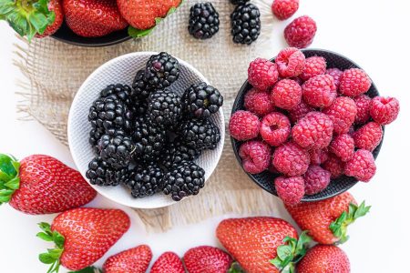 imagem colorida de frutas vermelhas - MEtrópoles