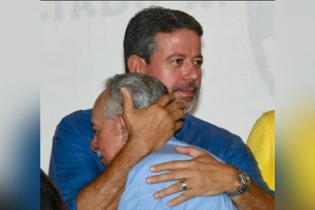 Presidente da Câmara, Arthur de Lira, e o pai, Biu de Lira, prefeito de Barra de São Miguel