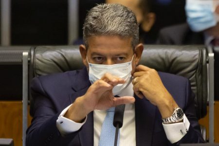 Presidente Arthur Lira durante a votação do último destaque antes do 2• turno da PEC dos Precatórios