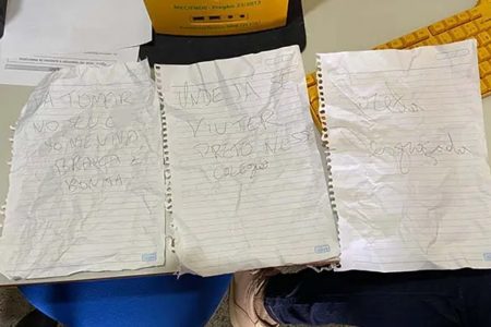 Mensagens racistas escritas em caderno de aluna de Curitiba