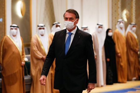 Bolsonaro em Dubai falou sobre possibilidade de aumento salarial para servidores