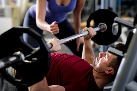 homem fazendo exercício físico