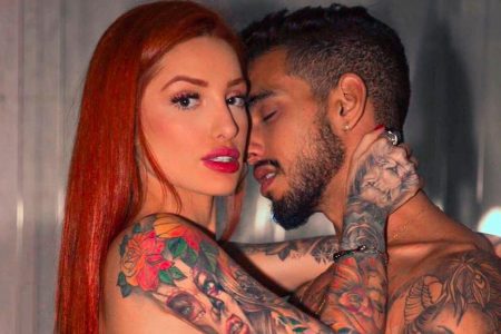 Brenda Paixão e Matheus Sampaio abraçados em foto sensual - Metrópoles