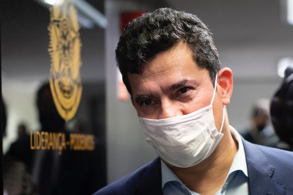 O candidato à presidência Sergio Moro, deixa o Senado Federal após reunião com parlamentares do Podemos na liderança partido, nesta terça-feir