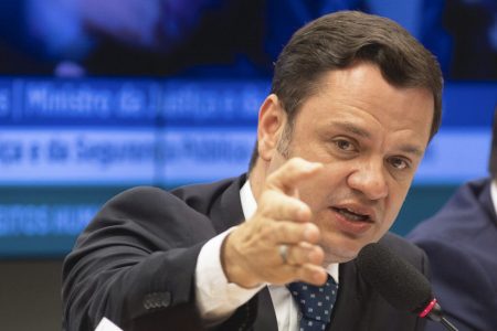 Anderson Torres, ministro da Justiça e Segurança Pública, é convidado a prestar esclarecimentos sobre morte de crianças da etnia Yanomami por ação de garimpeiros na Câmara