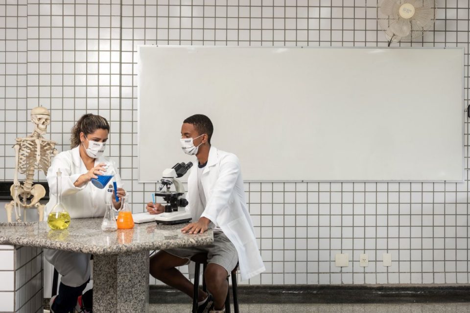 Como escolher uma escola que forme pessoas para inovar e transformar