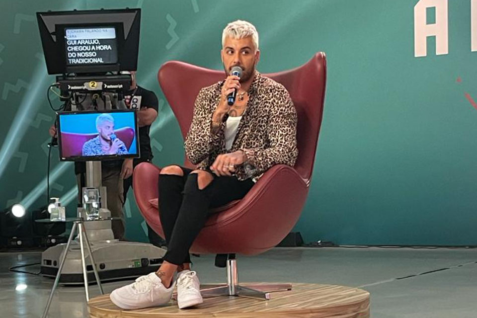 Gui Araujo em gravação do Hora do Faro