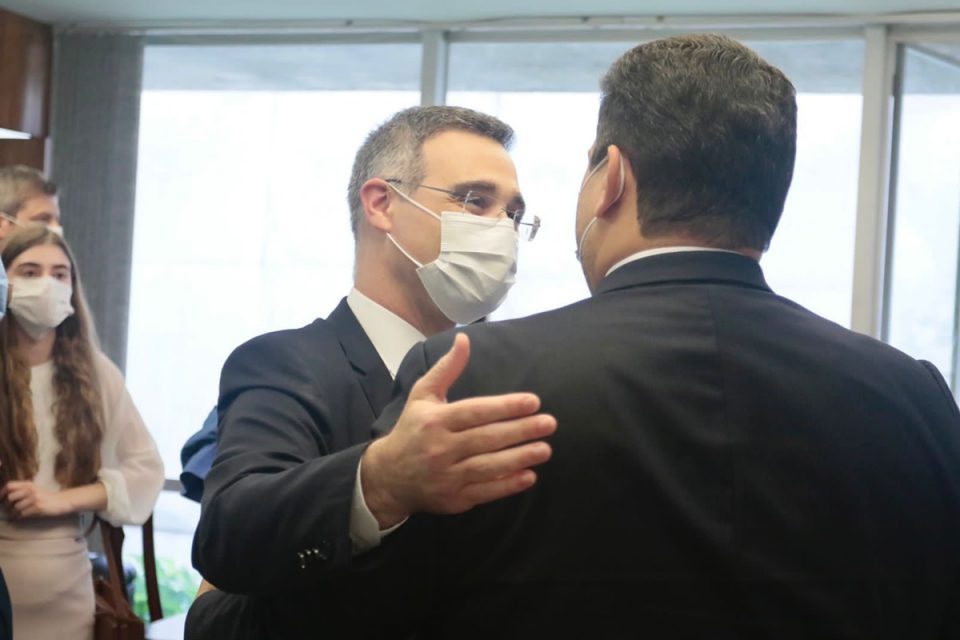 André Mendonça e Davi Alcolumbre se encontram antes da sabatina no Senado