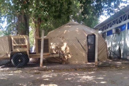 Tenda de atendimento para casos de gripe no Rio