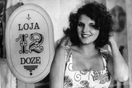 Já Que Ninguém Me Tira Para Dançar é um filme dirigido por Ana Maria Magalhães e coproduzido pelo Metrópoles