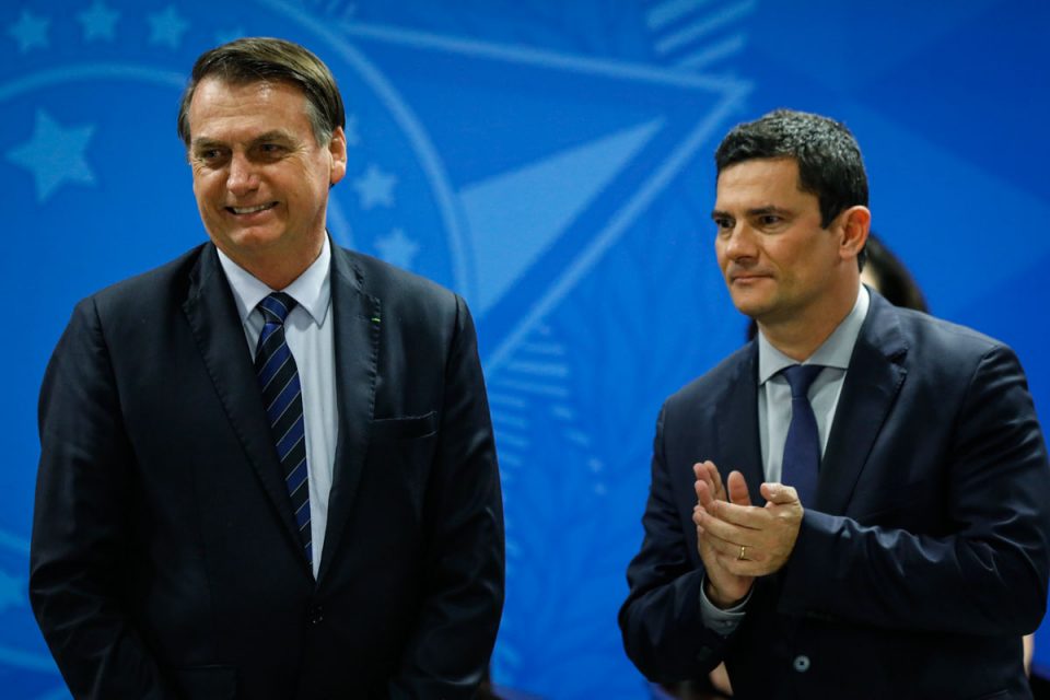 Solenidade de Assinatura da Medida Provisória para Confisco - Presidente Jair Bolsonaro e ministro da Justiça Sergio Moro