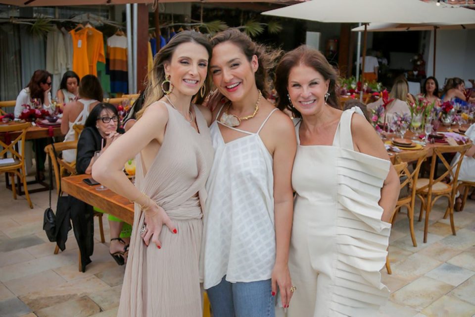 Três mulheres juntas