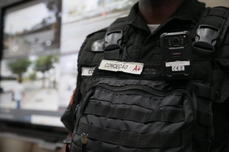 13122021 Policiais do Rio usarão a partir de hoje, câmeras acopladas ao uniforme gravando em video todo o período de trabalho. O equipamento pode melhorar as ações policiais (7)