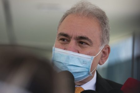 Ministro da Saúde, Marcelo Queiroga, fala com a imprensa antes da coletiva de imprensa sobre o anuncio da medida de cooperação humanitária internacional 1