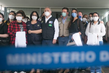 Queiroga, Damares e João Roma voltam à Bahia após temporais