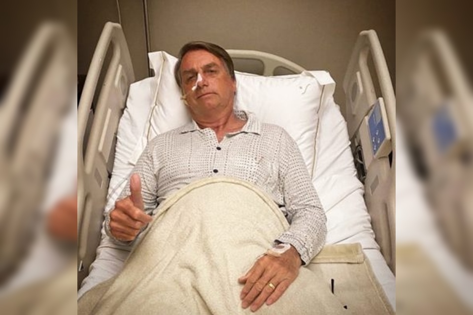 Bolsonaro internado por obstrução no intestino