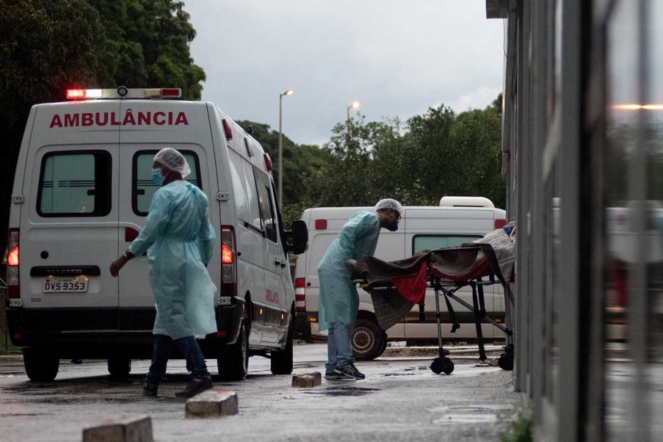 Brasília (DF), 30/10/20 Hospital HRANAmbulâncias embarcando p