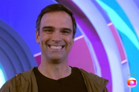Tadeu Schmidt na estreia do BBB22