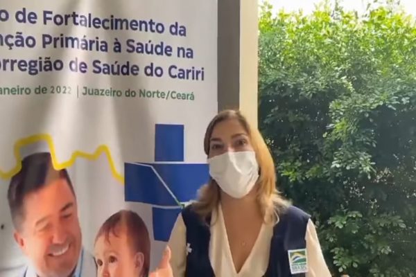Secretária Mayra Pinheiro, do Ministério da Saúde, a "capitã cloroquina"