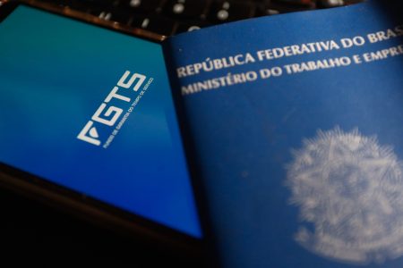 Imagem colorida de FGTS - Metrópoles