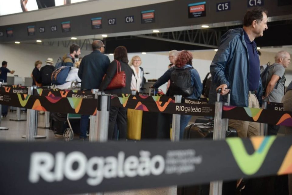 Fila no aeroporto do Galeão