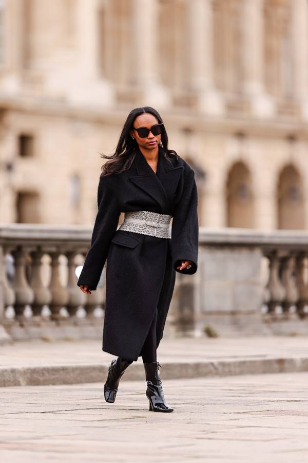 Modelagem corset no street style