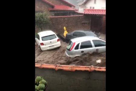 chuva petrópolis enchente