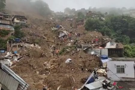 Morro da Oficina, em Petrópolis, na Região Serrana do Rio, onde hove um desmoronamento após chuvas