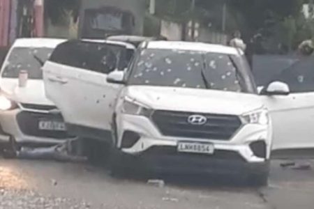 Carro de miliciano levou mais de 50 tiros em emboscada com mais de 100 disparos