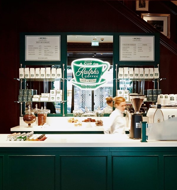 Balcão de uma cafetaria