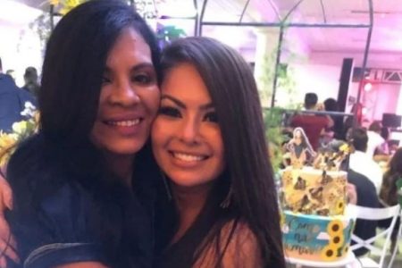 Josefa Menezes e a filha, Paulinha Abelha