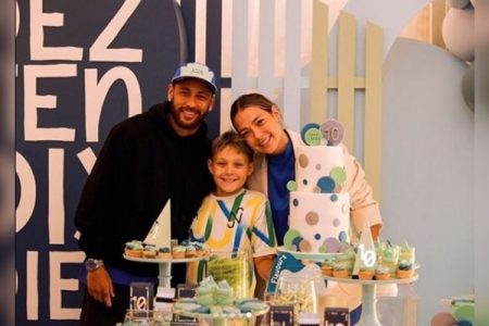 Neymar, Carol Dantas e Davi Lucas. Eles estão juntos em um aniversario - Metrópoles