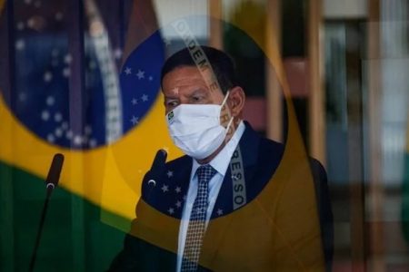 Hamilton Mourão, atual vice-presidente do Brasil. Ele veste terno e gravata e tem cabelos escuros – Metrópoles