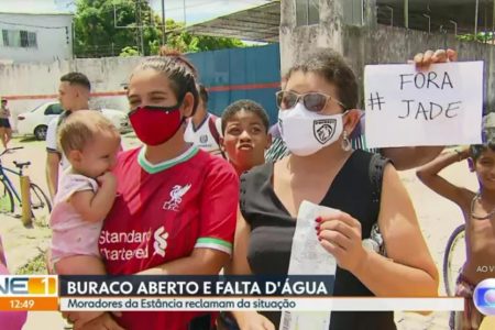 População pede Fora Jade