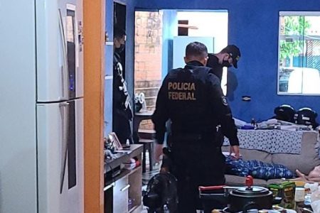 PF cumpre mandados contra patrões que obrigavam funcionários a dormir no chão