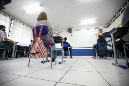 Alunos de são paulo durante aulas durante pandemia