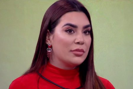 Naiara Azevedo tretou com os eliminados no programa ao vivo