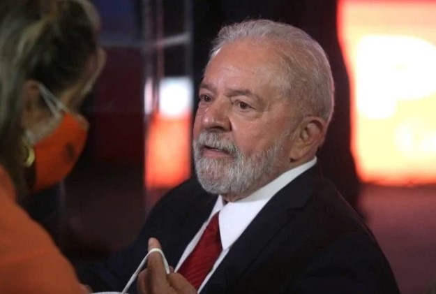 Luiz Inácio Lula da Silva, 35º presidente do Brasil. Ele tem cabelos brancos e barba branca - Metrópoles