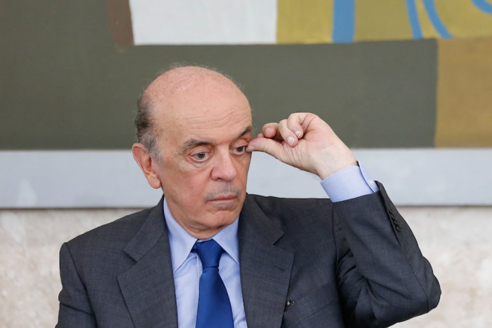 policia pf faz busca na gabinete do senador jose serra