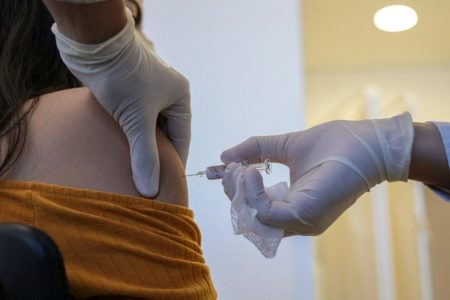 vacina Corono no Hospital das Clínicas de São Paulo.